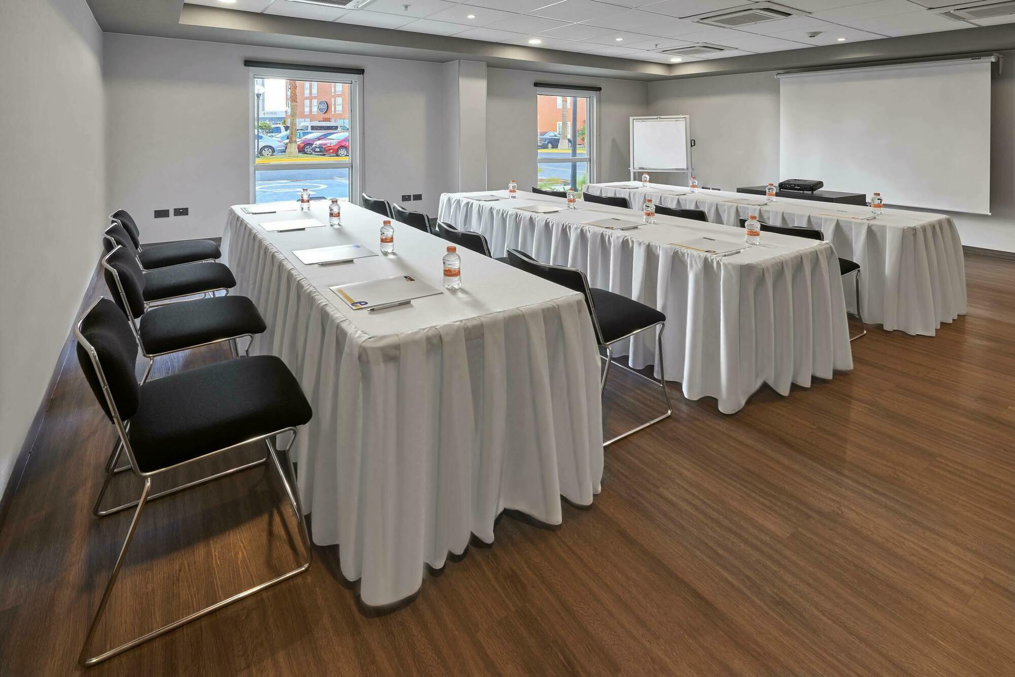 City Express Plus By Marriott Tijuana Exterior photo